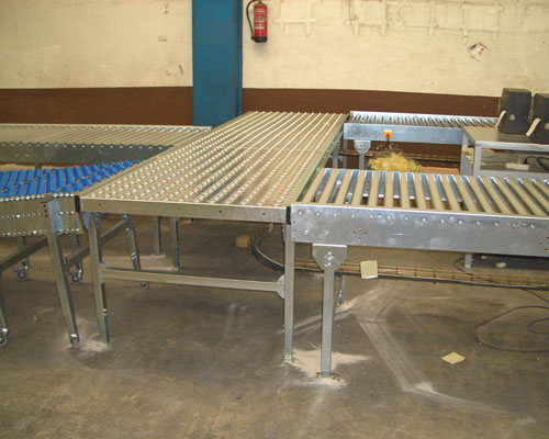 Mesa de bolas Convex serie MB085 para la manipulación de cajas en líneas de transportadores de instalaciones industriales